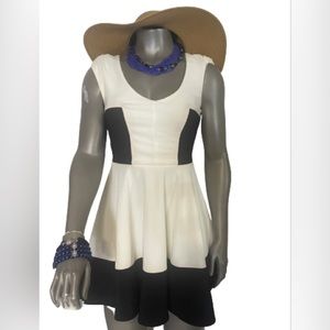 Pre-loved Guess Mini dress